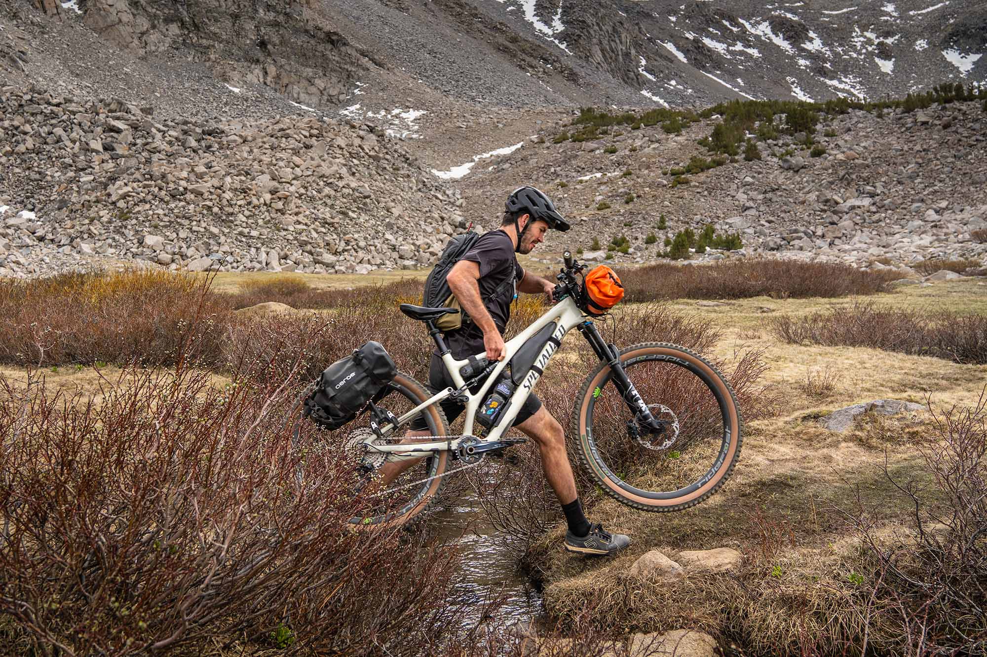 Spider Rear Rack & 12L Dry Bag Combo - Image 8