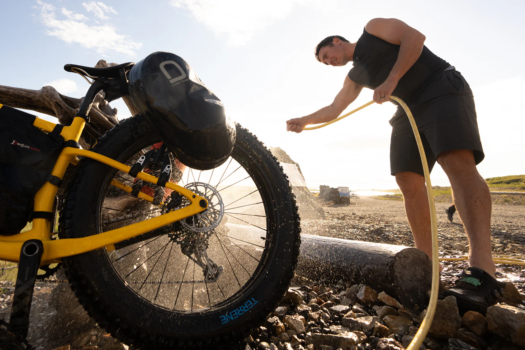 Spider Rear Rack (Base) & 11L QuickLock Adventure Pod Combo - Image 11